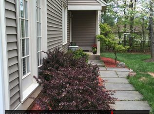 12562 Garland Tree Ct, Fairfax, VA 22033