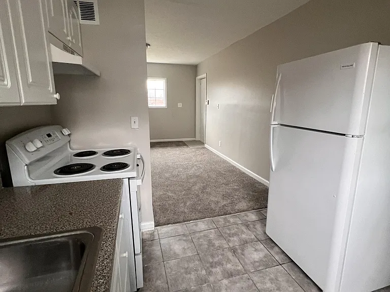 865 Hank Aaron Dr SW — Photo 1