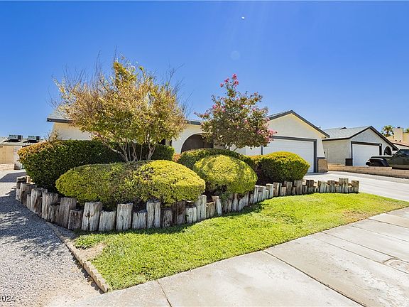 5th image of 1113 N Tenaya Way