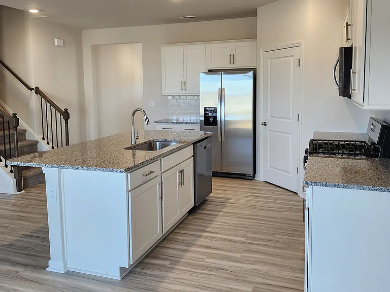 509 Zermatt Ct — Photo 7