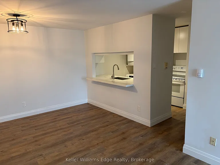 1450 Glen Abbey Gate #533 — Photo 1