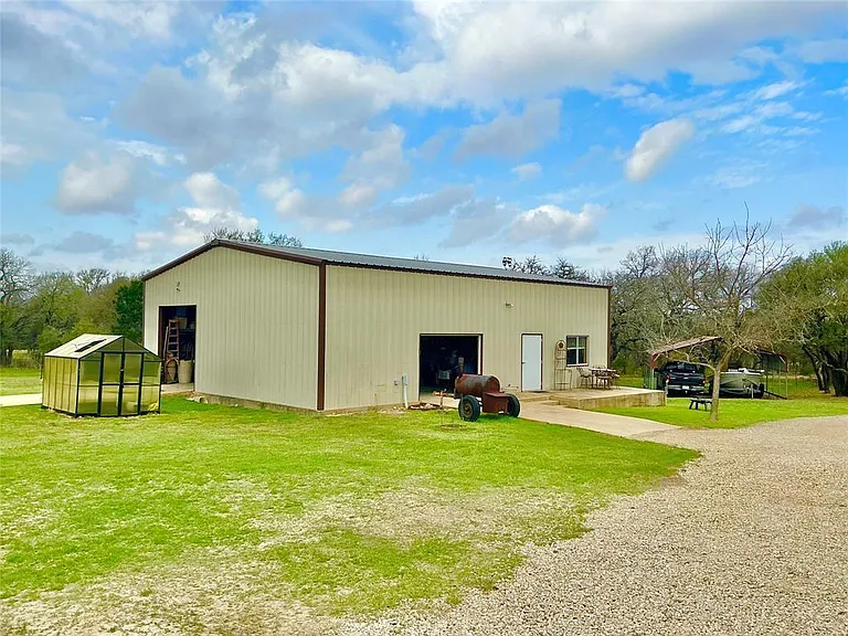 2501 County Road 228 — Photo 4
