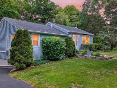 9 Friendship Ln, Smithfield, RI, 02917