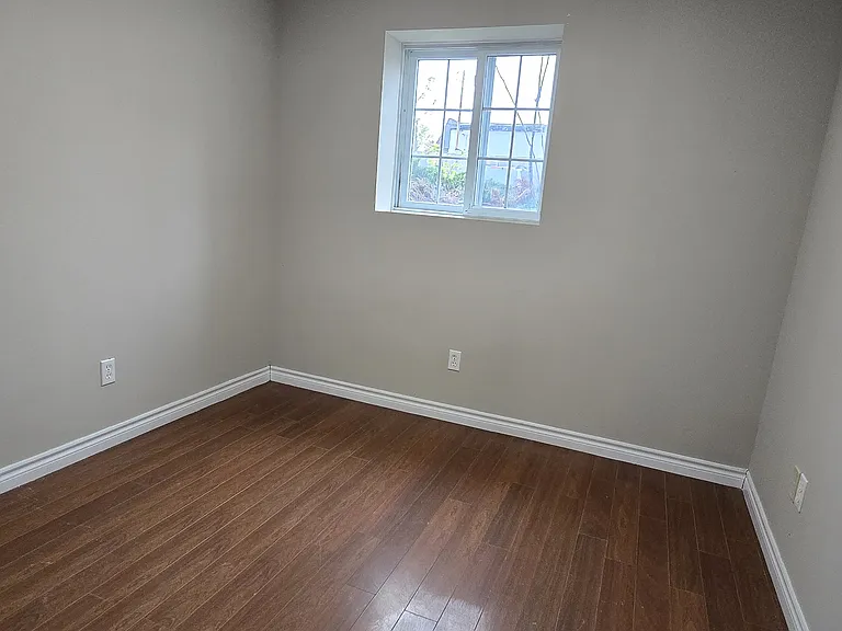 274 Highland Rd E #10 — Photo 2