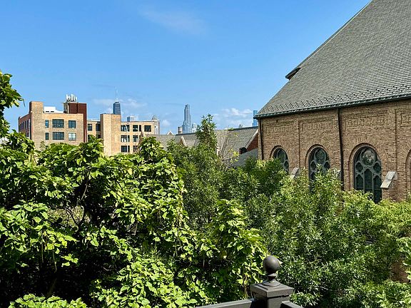 4th image of 1368 W Evergreen Ave #4F