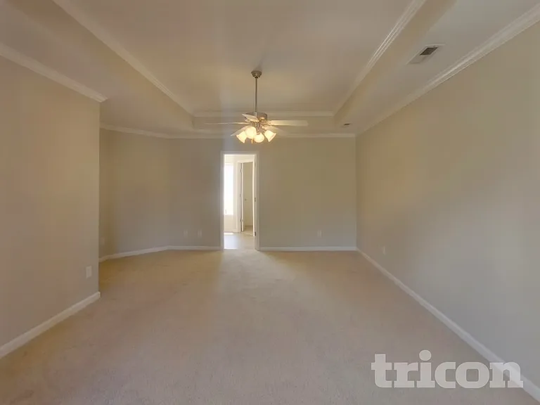 527 W Saddletree Dr — Photo 8