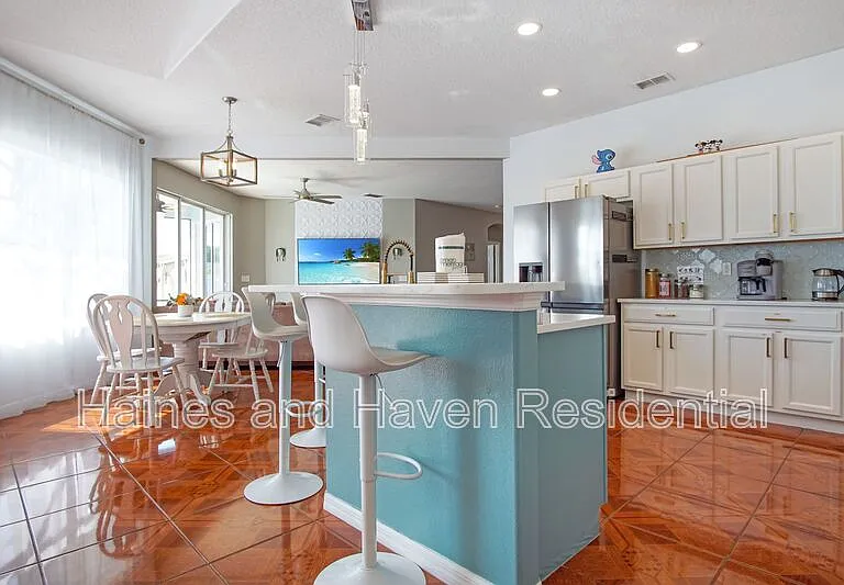 403 Corvina Dr — Photo 21