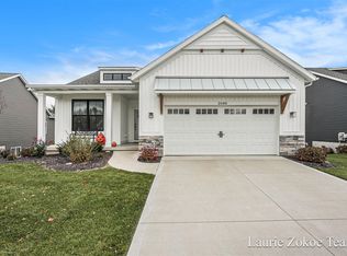2680 Meadow Woods Dr, Walker, MI 49534