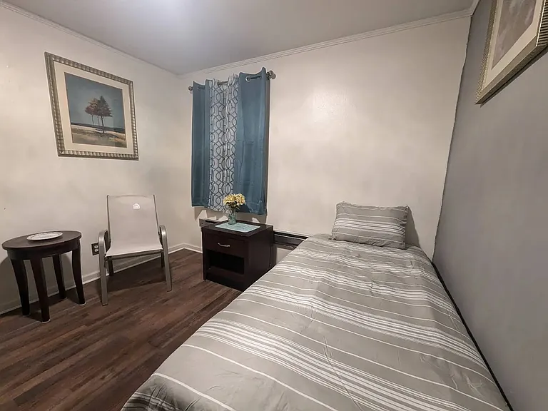 2115 Hazelhurst Ave #B — Photo 5