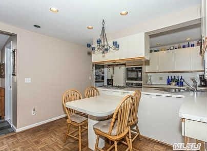 4th image of 219 Jefferson Ave