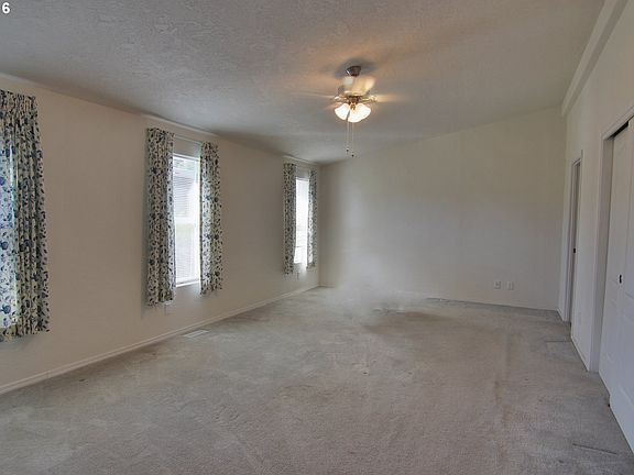 5th image of 16995 SE Laugardia Way