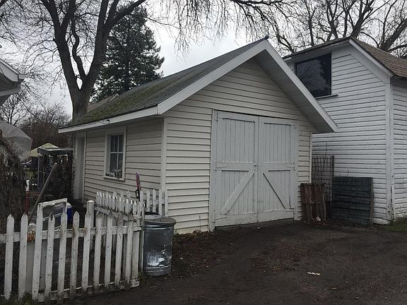 5th image of 233 Woodford St