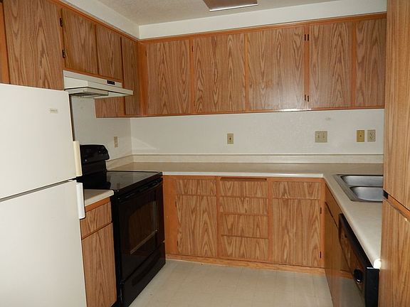 3rd image of 517 Western Ave APT 1