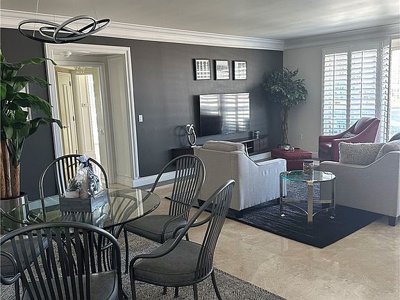 3rd image of 2777 Paradise Rd #403