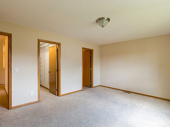 4th image of 1210 Hidden Creek Blvd