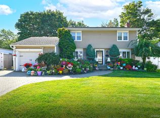 4 Cranford Rd, Plainview, NY 11803