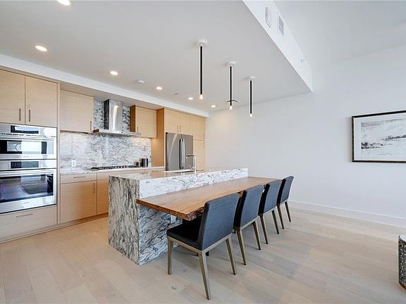 3rd image of 301 West Ave #2806