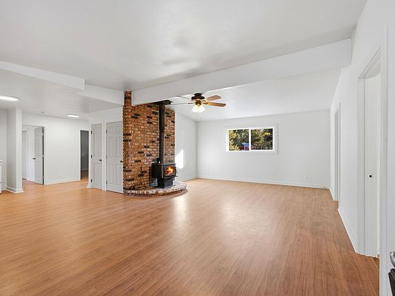3rd image of 52856 Meadow Ln