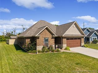 5738 Sugar Berry Ln, Jeffersonville, IN 47130