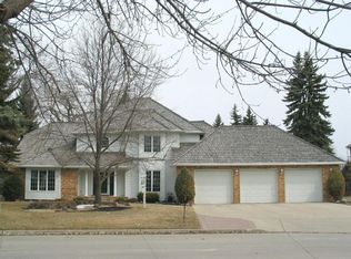 334 Woodland Cir, Grand Forks, ND 58201