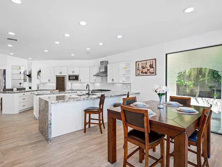 Breakfast nook