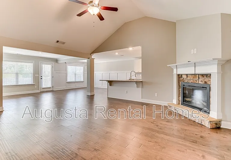 907 Linsmore Ave — Photo 9