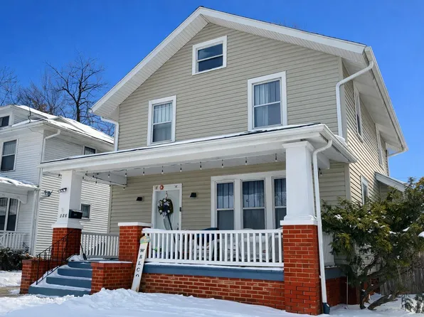 326 Lexington Ct, Fort Wayne, IN 46806