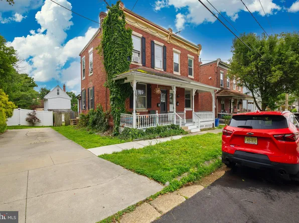 22 Laurel St, Woodbury, NJ 08096