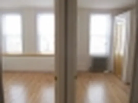 Rented by FlatFinders Realty | media 2