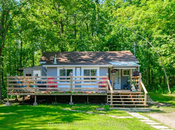 57 Rollies Bay Rd W, Curve Lake First Nation 35, ON K0L 2H0