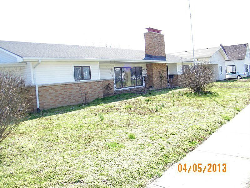 1st image of 601 W Broadway Blvd