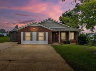 1610 Jo Ann Dr, La Vergne, TN 37086