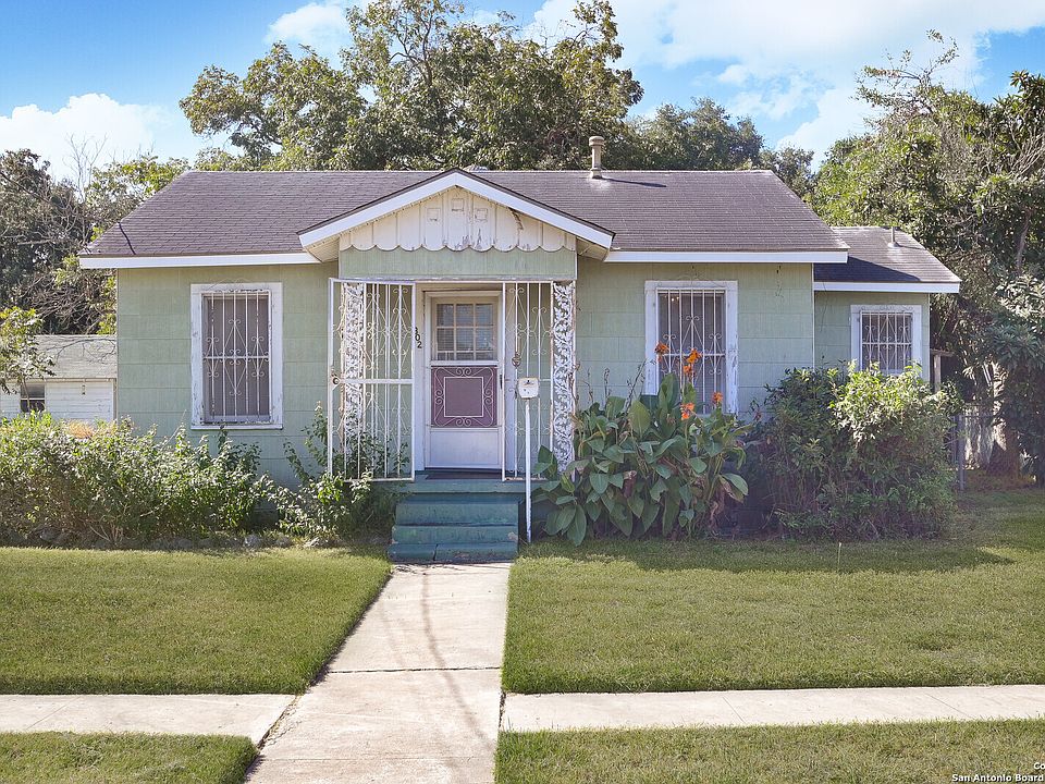 1st image of 302 E Bonner Ave