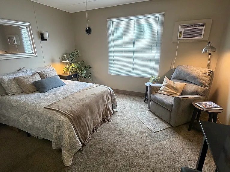 Corporate Manor Apartments — Photo 8