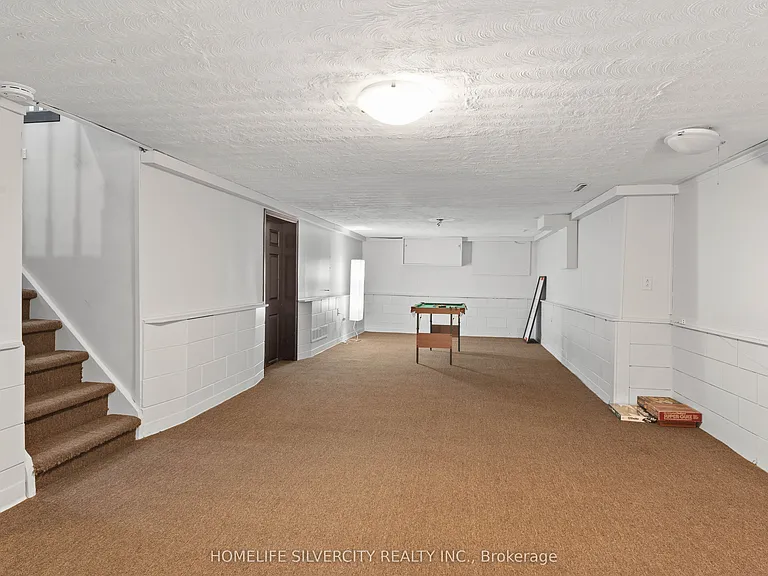 298 Barton St — Photo 20