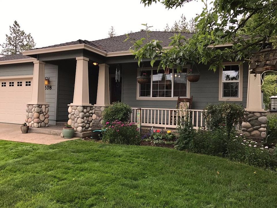 1st image of 208 Glenwood Dr