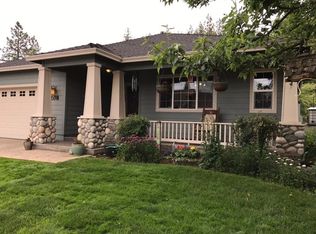 208 Glenwood Dr, Eagle Pt, OR 97524