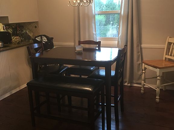 3rd image of 123 Barnsbury Dr