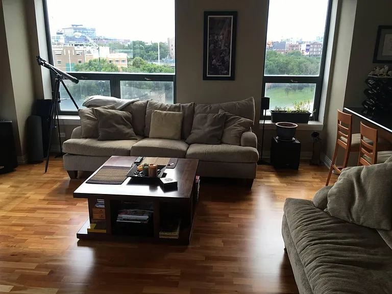 859 W Erie St #504 — Photo 17