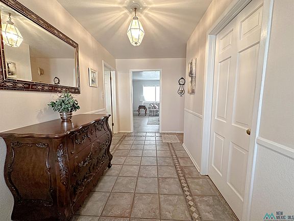 4th image of 3010 Edgewood Dr