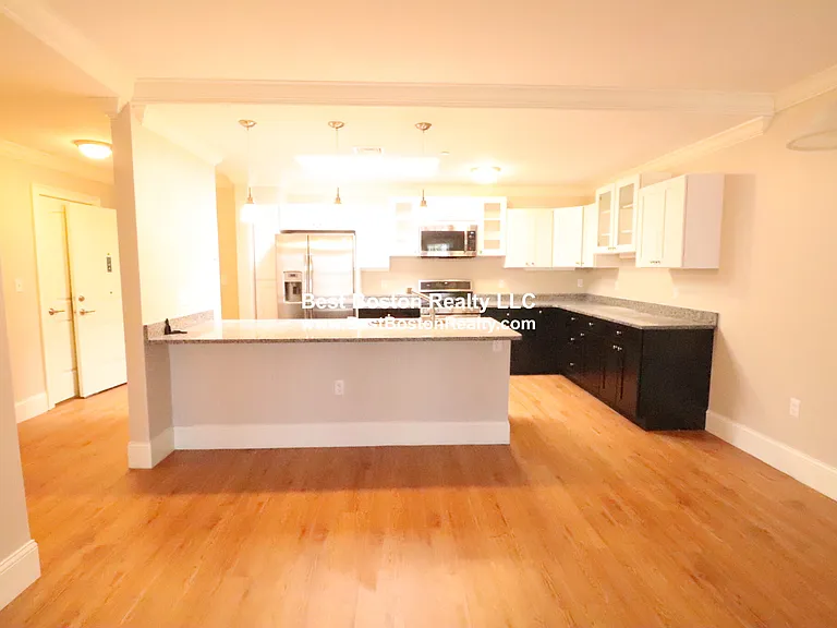 286 Main St #104 — Photo 4