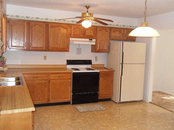 2nd image of 102 Drummond Ave