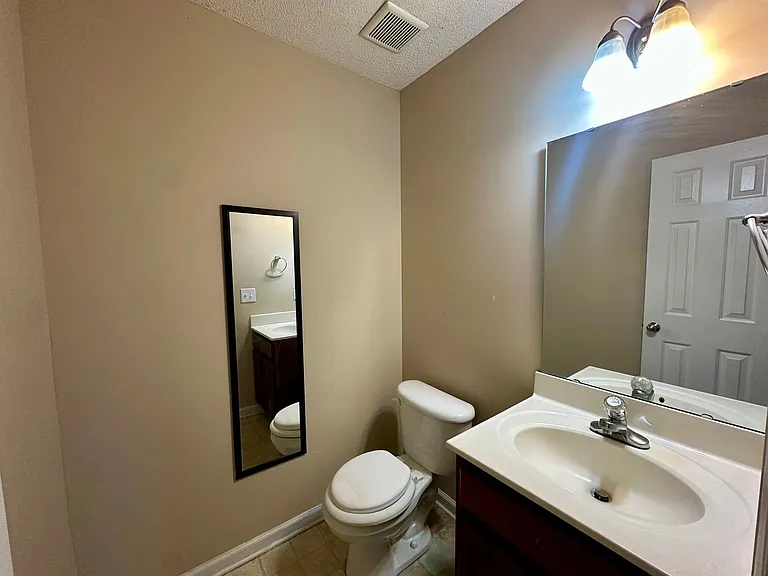 1161 Chivalry St — Photo 3