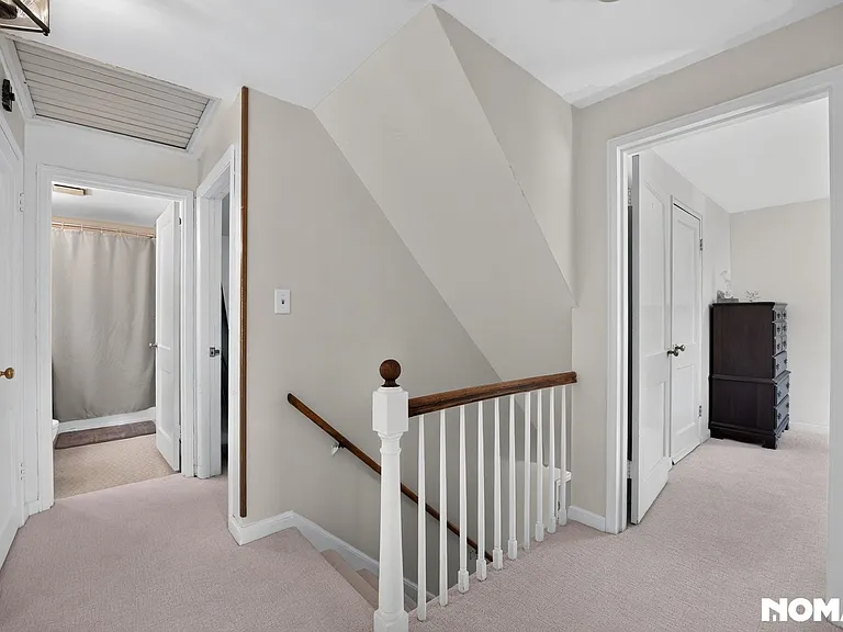 25 Surrey Ln — Photo 22
