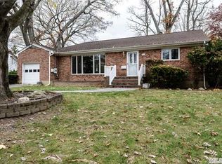 29 Bayville Park Blvd, Bayville, NY 11709