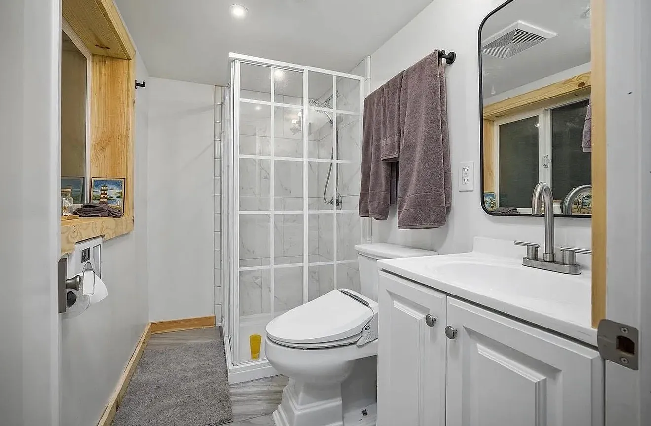 3 bed, 2200 sqft, $4,000 — Photo 2
