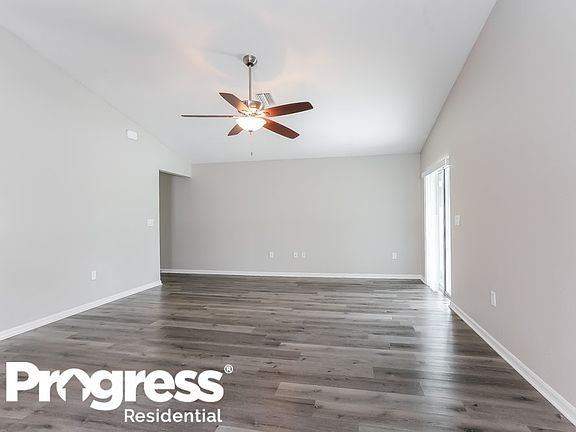 4th image of 707 Brenton Leaf Dr