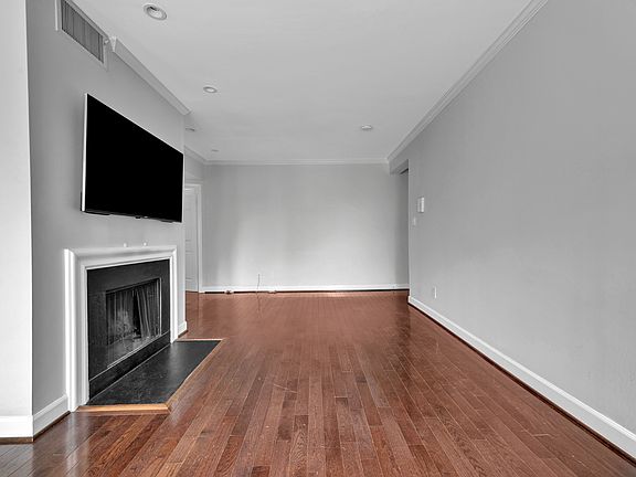 3rd image of 1203 N Pitt St APT 2B