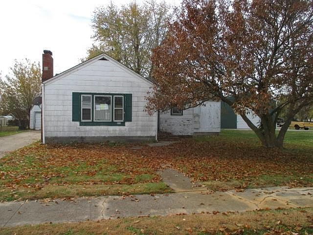 1st image of 230 E Moniteau St