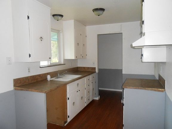 5th image of 12012 219th Ave CT #E